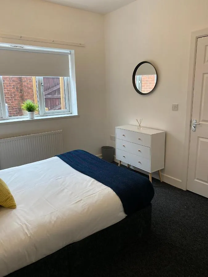 Holiday home 8 Bed 9 Bath Ensuite House With Hot Tub And Free Parking Sheffield