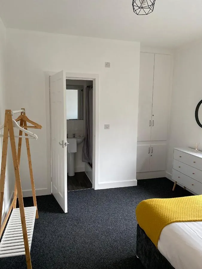 8 Bed 9 Bath Ensuite House With Hot Tub And Free Parking Sheffield United Kingdom